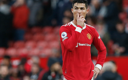 Cristiano Ronaldo vắng mặt bí ẩn trước trận derby Manchester