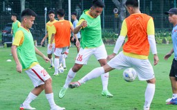 U.19 Việt Nam tập luyện ngay khi vừa đến Jakarta, sẵn sàng đối đầu U.19 Indonesia