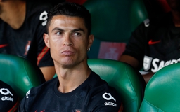 Cristiano Ronaldo ‘đóng băng’ tập luyện lẫn thi đấu cho M.U ngay trước mùa giải mới