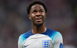 Raheem Sterling quay lại Qatar tiếp sức cho tuyển Anh