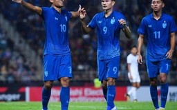 AFF Cup 2022: Teerasil Dangda lập cú đúp, tuyển Thái Lan giành ngôi nhất bảng A