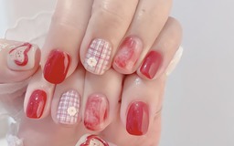 Ngọt ngào và tươi mới với những mẫu nail tone màu đỏ, hồng cực xinh