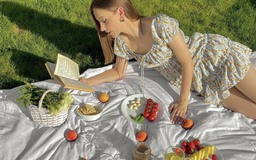 Những outfits mang đến sự thoải mái năng động cho các chuyến picnic
