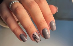 Phá cách cùng những mẫu nail màu xám sang xịn cho quý cô hiện đại