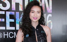 Ngô Thanh Vân mặc style lạ dự Vietnam International Fashion Week 2016