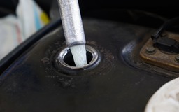 Giá xăng dầu hôm nay 15.8.2022: Xăng có cơ hội giảm lần thứ 6 liên tiếp?