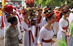 Tưng bừng lễ hội Katê bên tháp Chăm cổ Po Sah Inư