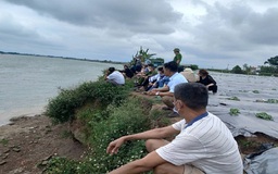 Hải Dương: Nữ giáo viên ôm theo hai con nhỏ mất tích trên dòng sông Thái Bình