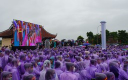 Chung kết Đường lên đỉnh Olympia 2022: Người dân đội mưa đến cổ vũ