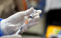 Việt Nam nhận hơn 2 triệu liều vắc xin AstraZeneca do Ý viện trợ