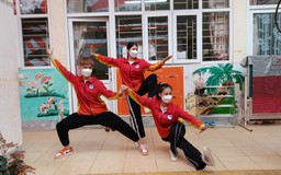 Ba ngôi sao wushu Việt Nam biểu diễn, giao lưu với học sinh khuyết tật