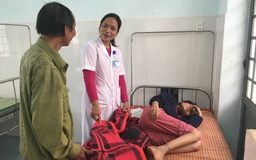 Đưa 'người rừng' 10 năm lưu lạc ở Campuchia đi chữa bệnh