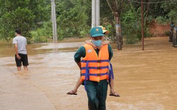 TP.Đồng Xoài khẩn trương di dời tài sản, hỗ trợ dân thu hoạch hoa màu tránh lũ