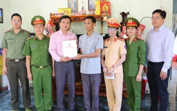 Hiệp hội PCCC và CNCH Việt Nam: Thăm, tặng quà các chiến sĩ hy sinh và bị thương trên đường đi làm nhiệm vụ