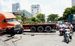 Xe container “điên” tông nhiều người đang dừng đèn đỏ: Yêu cầu tài xế kiểm tra ma túy