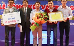 Sinh viên Duy Tân phá kỷ lục, đoạt giải nhất và nhì cuộc thi Trình diễn pháo hoa trên máy tính
