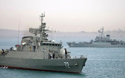 Tàu chiến Iran áp sát Yemen