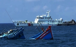 Tàu Trung Quốc ép tàu cá Quảng Ngãi va vào đá ngầm rồi bỏ đi