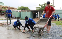 Những bước chân tình nguyện: Giúp người dân thay đổi môi trường sống