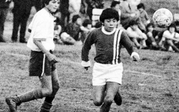 Truyền thuyết Maradona lọt lòng ở khu ổ chuột