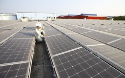 Đầu tư điện mặt trời áp mái 'khó ăn' hơn