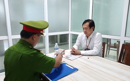 Giám đốc CDC Đà Nẵng bắt tay với Việt Á 'phù phép' vật tư y tế