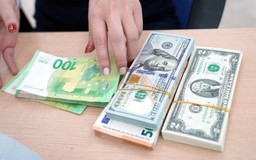 Chuyển tiền ra nước ngoài có dễ?