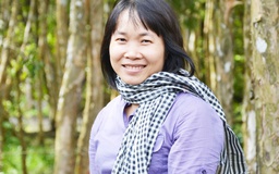 Nhà văn Nguyễn Ngọc Tư chấm giải cuộc thi viết Nghĩa tình miền Tây
