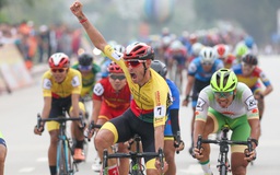 Tay đua Tây Ban Nha làm điều ngoài dự đoán ở Cúp xe đạp truyền hình TP.HCM