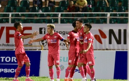 Sai lầm của hàng phòng ngự Hà Tĩnh dâng chiến thắng cho Sài Gòn FC