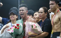 Võ sĩ Trần Văn Thảo nói điều bất ngờ sau khi hạ knock-out tay đấm Thái Lan