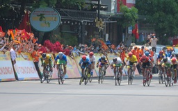 Cúp truyền hình: ‘Thần gió’ Nga thất thủ trước các ‘vua nước rút’ xe đạp Việt Nam