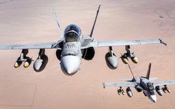 Chiến đấu cơ Mỹ cố ý hạ cánh xuống Đài Loan để 'dằn mặt' Trung Quốc?