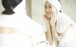 Double Cleansing: Làm sạch và thanh lọc làn da khỏe mạnh tại nhà