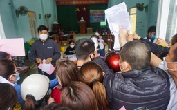 Đà Nẵng: Nguy cơ 'vỡ trận' vì người dân chen lấn xin giấy xác nhận F0