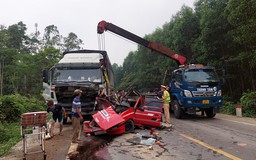Nghệ An: Xe riêng của gia đình 4 người gặp tai nạn, 1 người tử vong