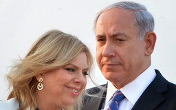 Hoạnh họe người phục vụ, vợ Thủ tướng Israel bị đưa ra tòa