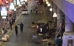 [Chùm ảnh] Tấn công khủng bố ở sân bay Thổ Nhĩ Kỳ