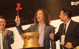 Kenny G biểu diễn một phần kỷ lục thế giới tại Hà Nội