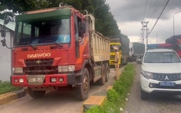 Đồng Nai: Khởi tố, bắt giam 5 “cò” dắt xe quá tải qua Trạm CSGT Suối Tre