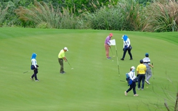 Từ 15.5, Quảng Ninh dừng hoạt động hàng quán vỉa hè, sân golf để phòng Covid-19