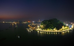 Quảng Ninh tung ‘phố đêm’ trên vịnh Hạ Long để níu chân du khách