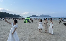Khám phá 'viên ngọc sáng' Minh Châu với biển xanh, cát trắng giữa trùng khơi