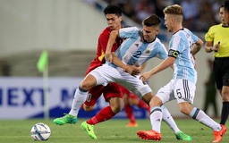 Công Phượng: ‘Cứ va vào cầu thủ U.20 Argentina là bị bật ra’