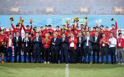 Tuyển U.23 và tuyển nữ Việt Nam nhận Huân chương Lao động hạng Ba