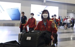 Rời Pháp, tuyển nữ Việt Nam đã đến Philippines, sẵn sàng bảo vệ ngôi hậu AFF Cup