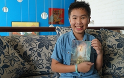 Cậu bé 11 tuổi ở Sài Gòn viết tiểu thuyết giả tưởng, mẹ bé tưởng chuyện đùa