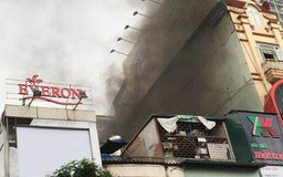 Cả khu phố náo loạn vì cháy nhà