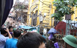Người chứng kiến nhà cổ Hà Nội sập: Tòa nhà sụp xuống trong tích tắc