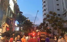 Cháy tại chung cư CT3 Bắc Hà ở Hà Nội, hàng trăm người hoảng loạn tháo chạy